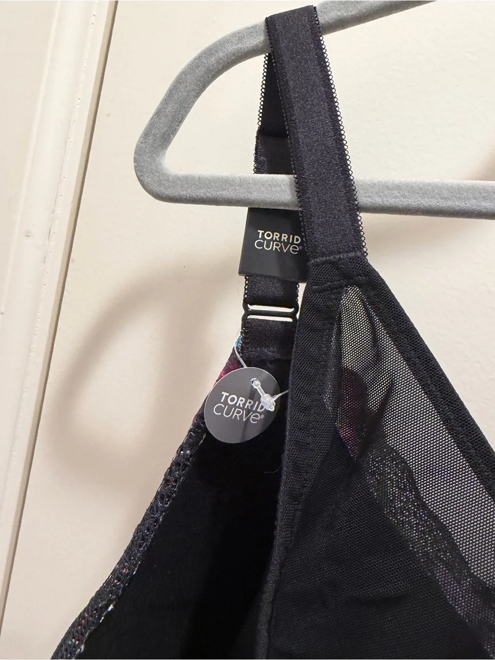torrid curve Black Bra with Multicolor Floral Lace new size 46ddd